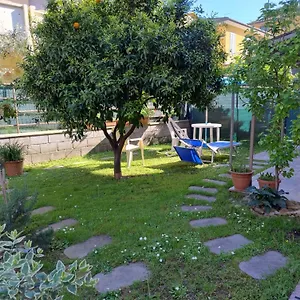 Appartamento Bilocale Climatizzato A 850m Dalla Casa Katia, Marina di Massa